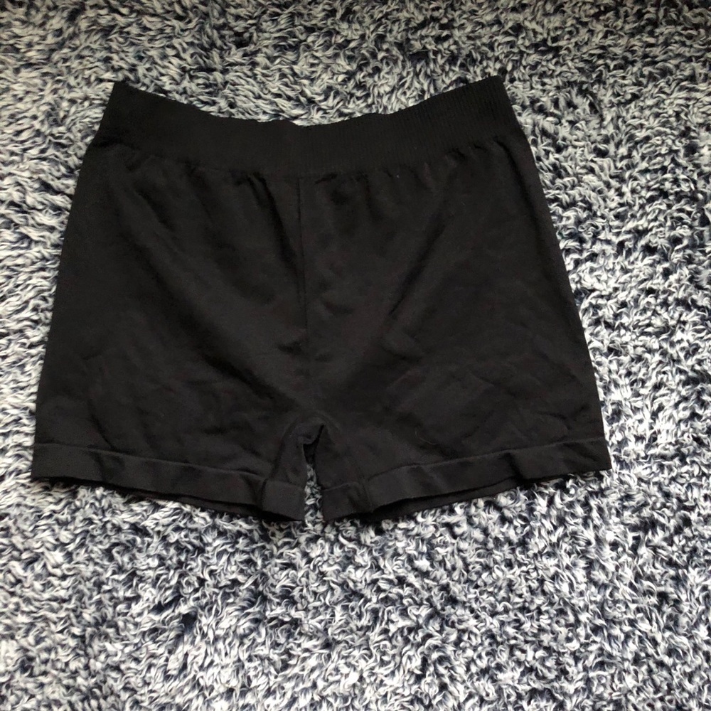 Everlast spandex shorts, great for gym or home!